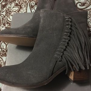 Kenneth Cole Fringe Booties Size 8